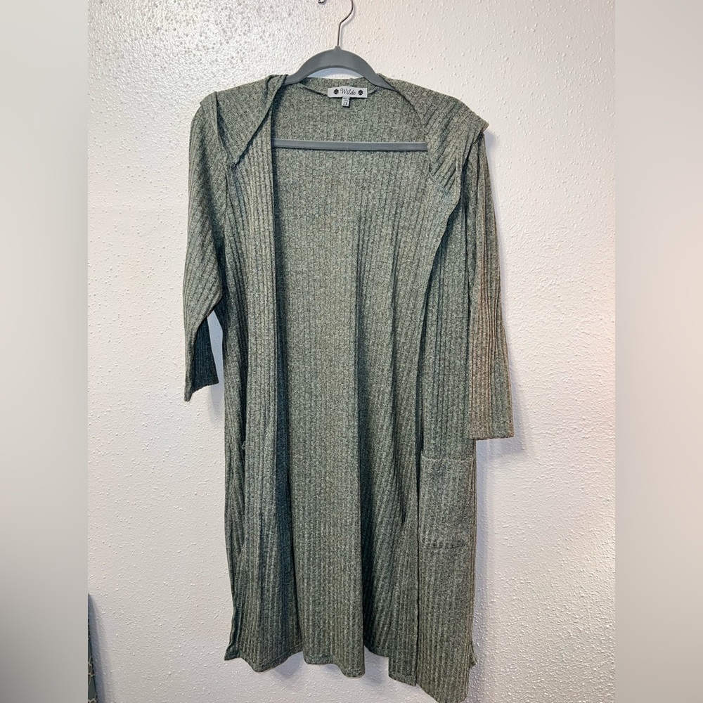 Light green cardigan 3/4 sleeve